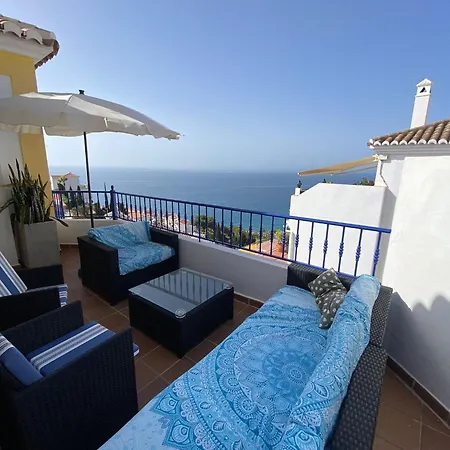 In With Private Pool And Sea View Nerja