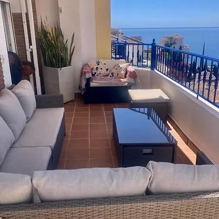 In With Private Pool And Sea View Nerja