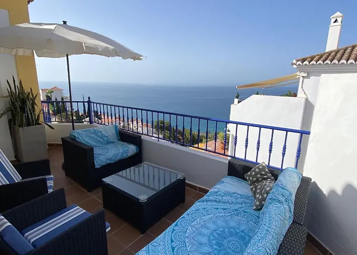 In With Private Pool And Sea View Nerja