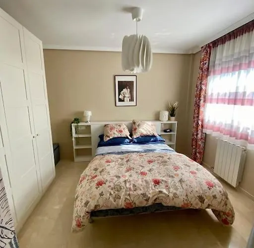 In With Private Pool And Sea View Nerja