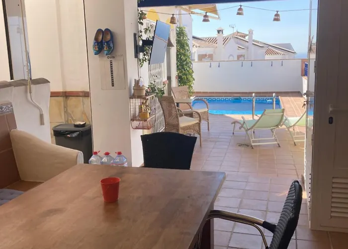 In With Private Pool And Sea View *