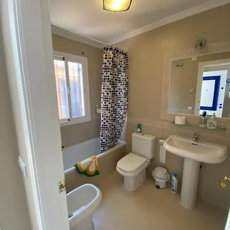 In With Private Pool And Sea View فيلة *