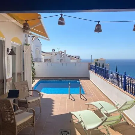 In With Private Pool And Sea View فيلة *